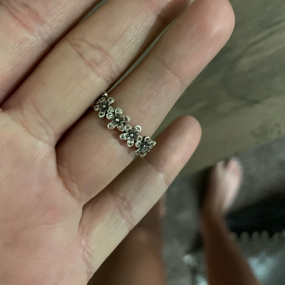 Pandora Daisy ring